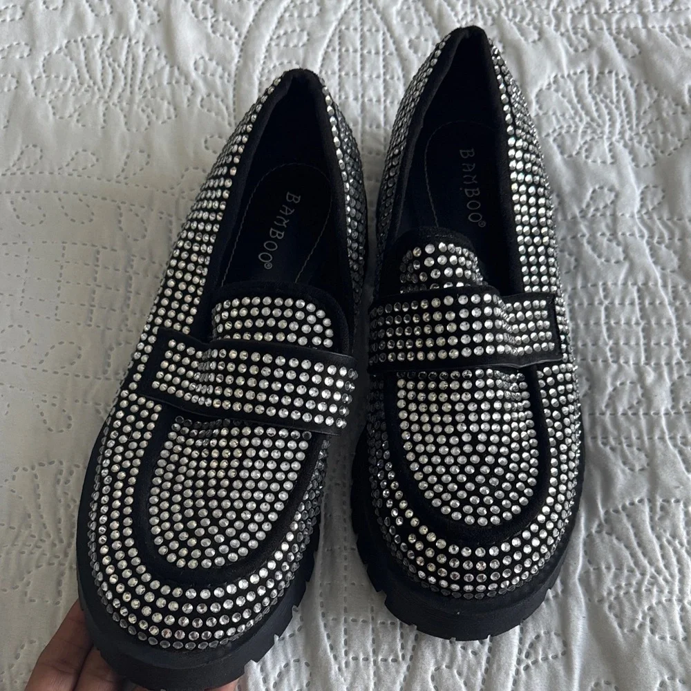 BAMBOO Women's Black and Silver Studded Flats size 38 - 8